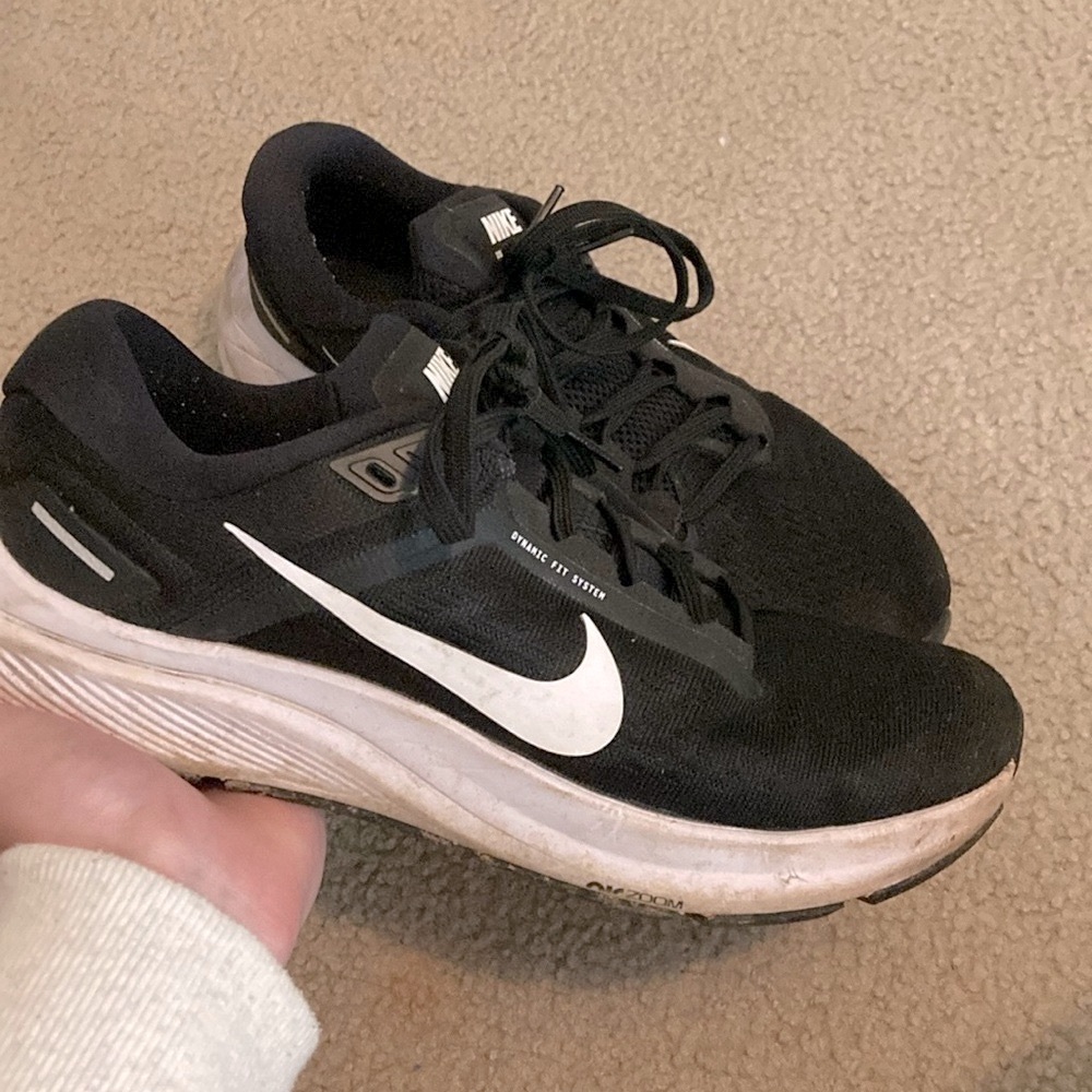 Nike Air Zoom Structure 24 Running Shoes